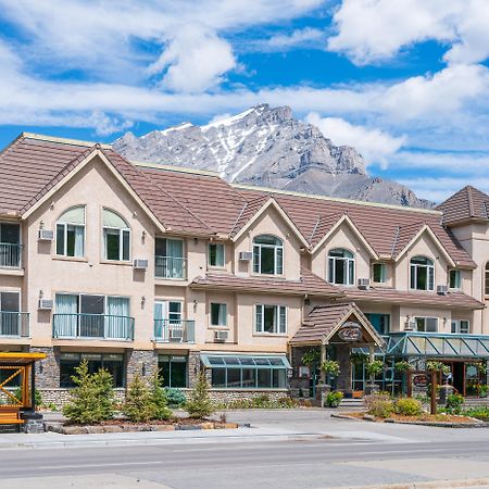 Irwin'S Mountain Inn Banff Exterior photo