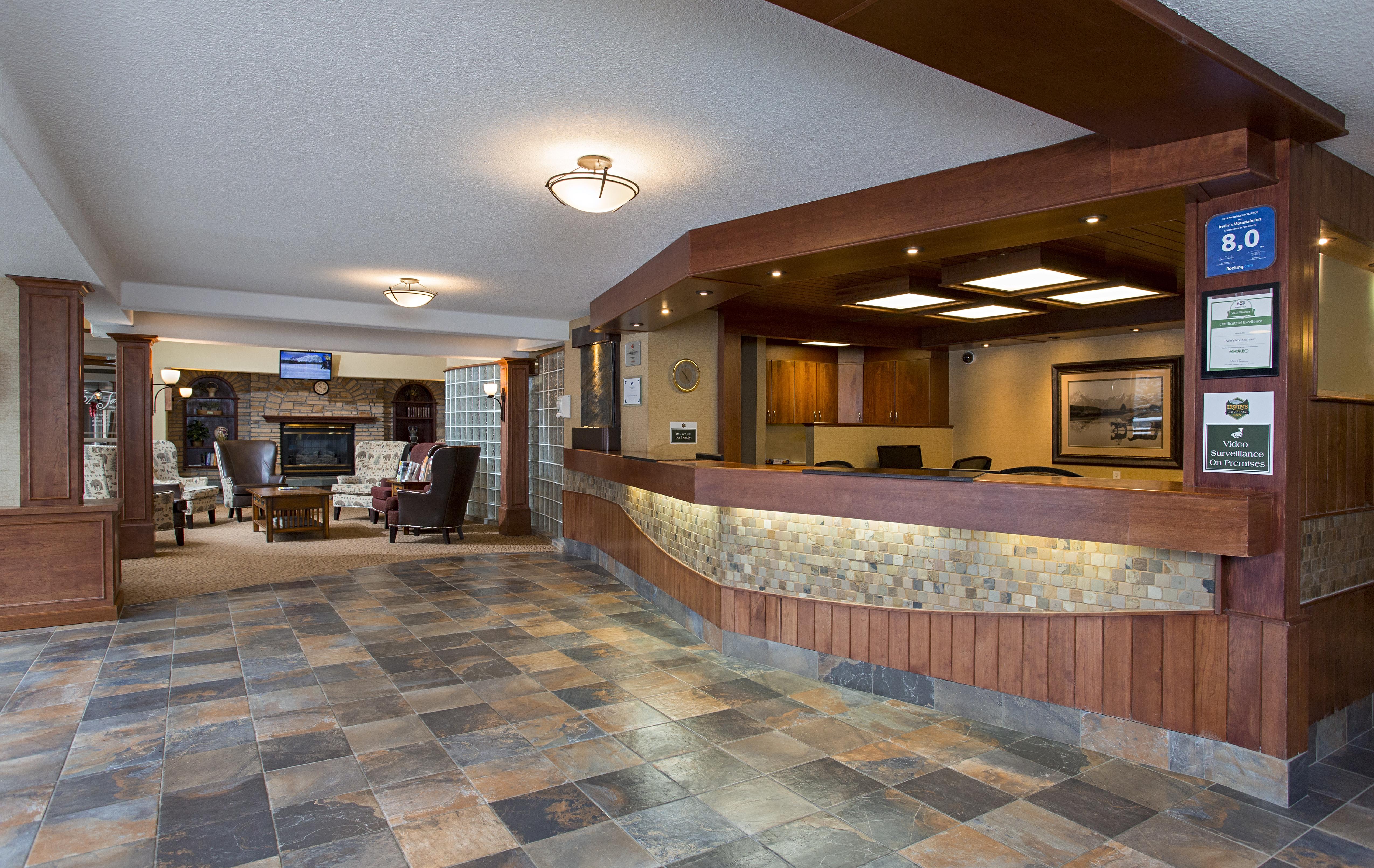 Irwin'S Mountain Inn Banff Exterior photo